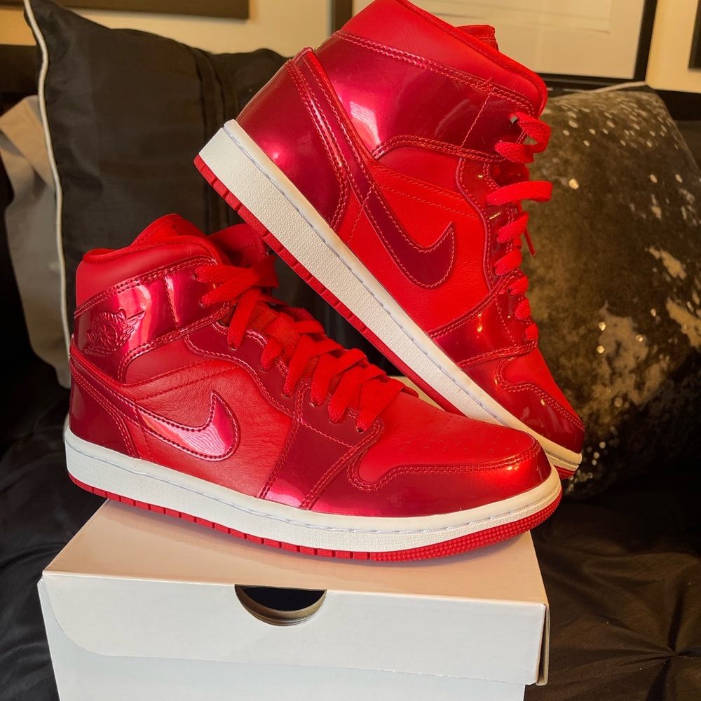 Red Jordan Retro 1